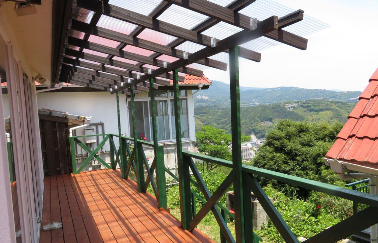 屋根付デッキ／Roof Deck