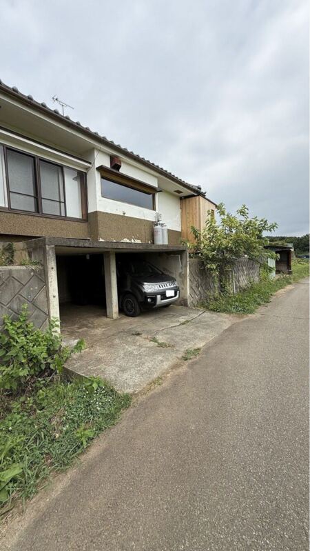 駐車場（敷地内4台）