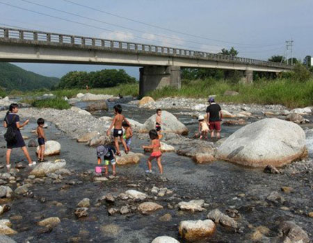 基本的には浅いので小さなお子様も安心 