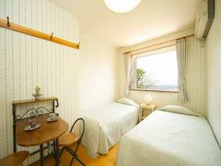 洋室 猪苗代湖一望できるお部屋で、夜は満天の星空を眺められる