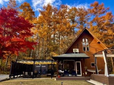 出展：やぶはら高原こだまの森キャンプ場　コテージ